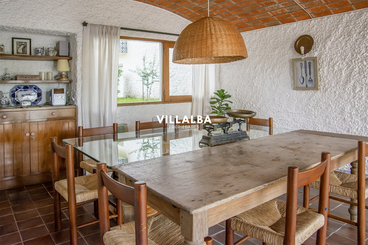 Casa ID.2673 - Hermosa casa en venta en zona de la península.