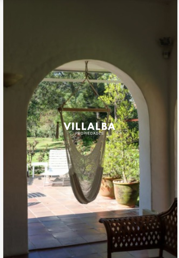 Casa ID.4912 - Vende casa en playa brava, Punta del Este de 5 dormitorios 