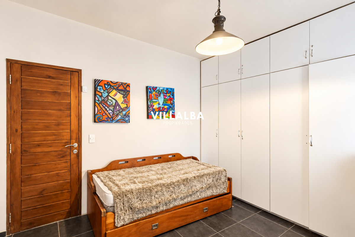 Apartamento ID.2245 - Casa de 4 dormitorios en venta en - Punta del Este