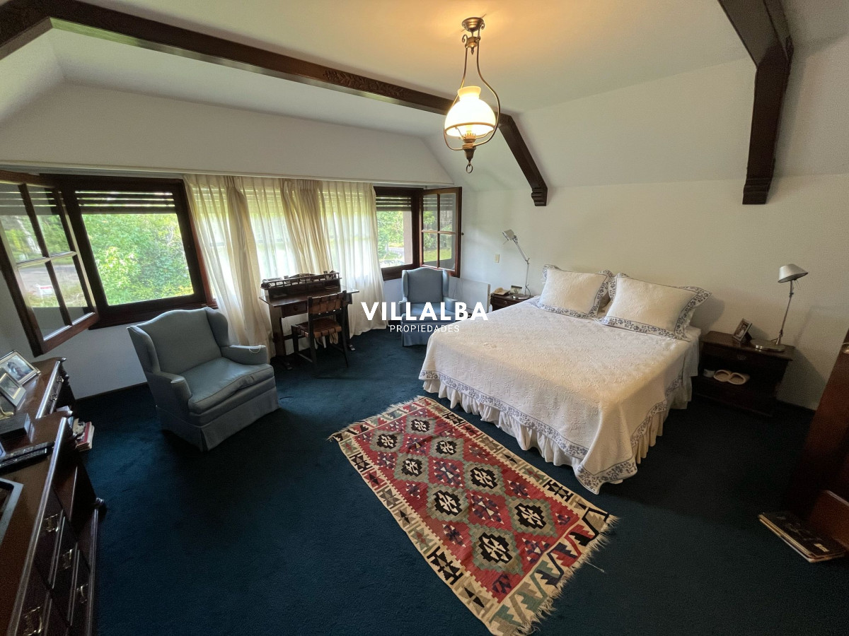 Apartamento ID.3323 - Hermosa mansión en Golf de 6 dormitorios , Punta del Este
