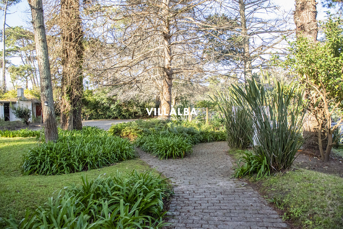 Casa ID.4913 - Casa de 4 dormitorios en venta, en Golf Punta del Este