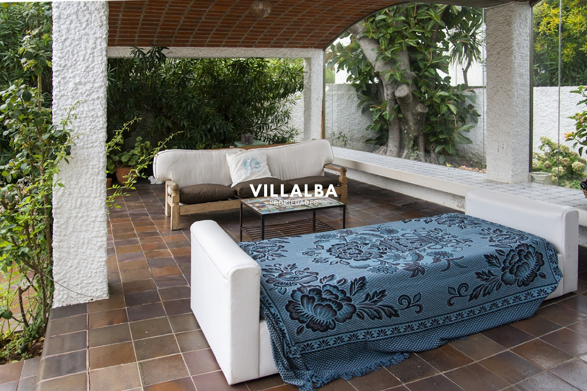 Casa ID.2673 - Hermosa casa en venta en zona de la península.