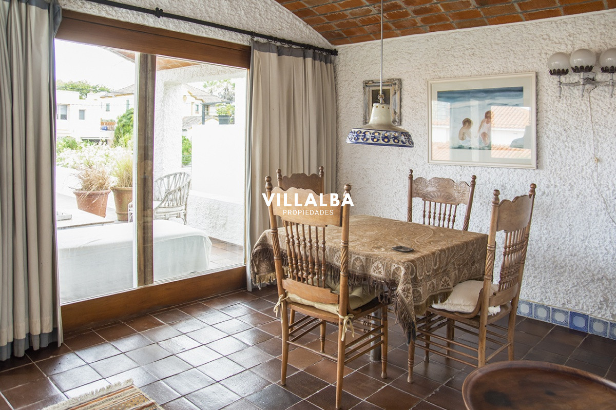 Casa ID.2673 - Hermosa casa en venta en zona de la península.