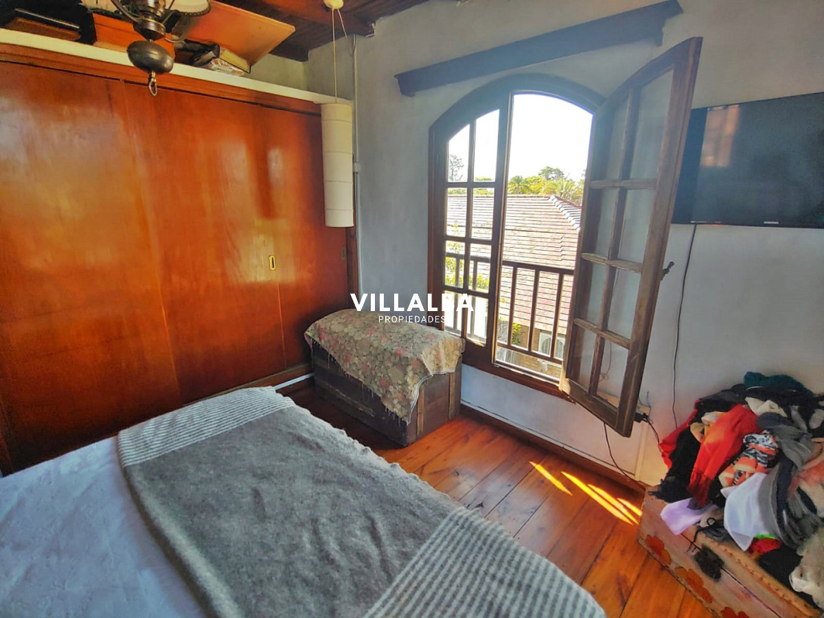 Apartamento ID.4413 - En venta casa de 4 dormitorios con piscina y parrillero en Las Delicias, Maldonado