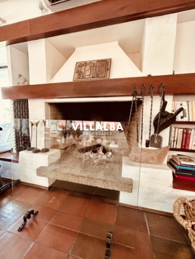 Casa ID.4912 - Vende casa en playa brava, Punta del Este de 5 dormitorios 