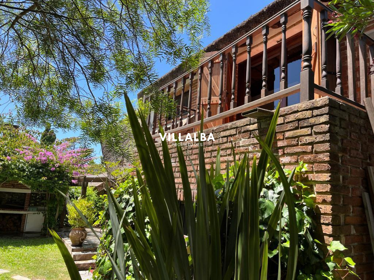 Casa ID.4011 - Casa en pinares en venta a pasos del mar