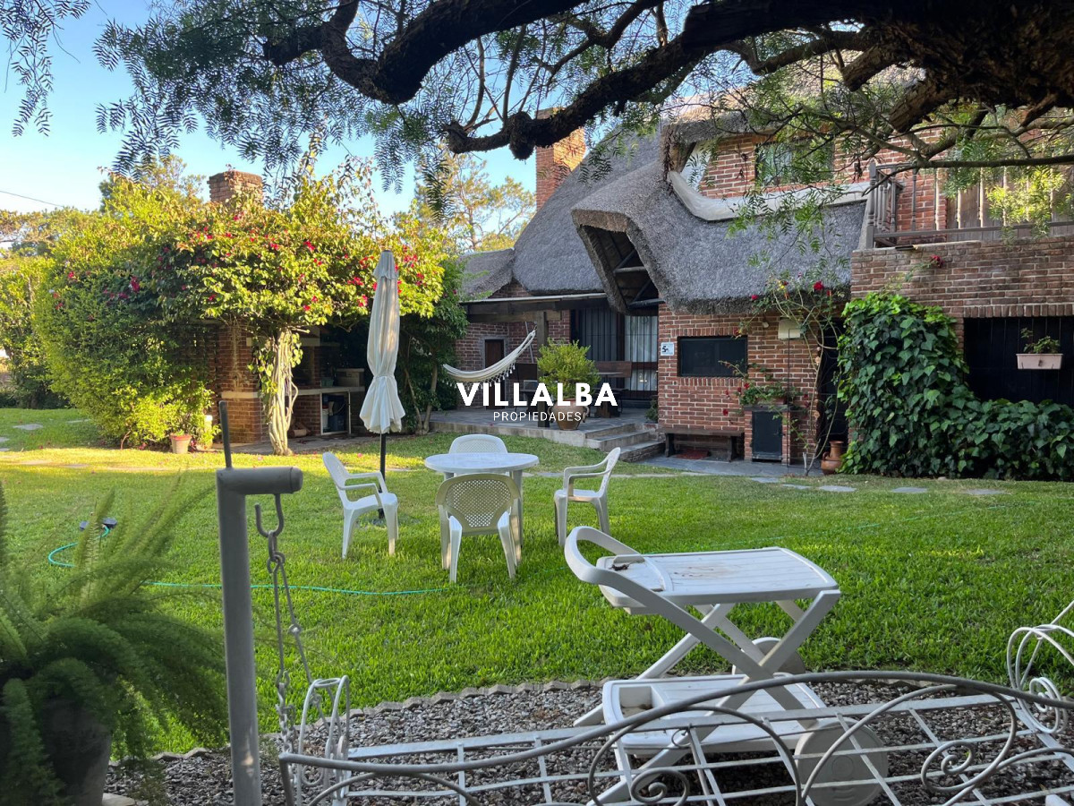 Casa ID.4011 - Casa en pinares en venta a pasos del mar