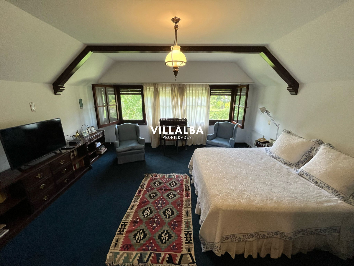 Apartamento ID.3323 - Hermosa mansión en Golf de 6 dormitorios , Punta del Este