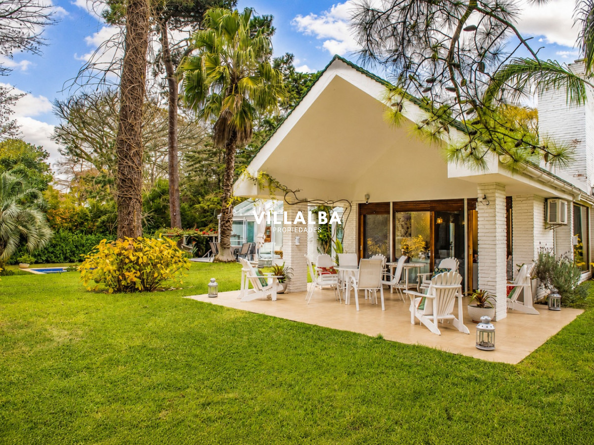 Casa ID.3629 - Elegante residencia en Venta en San Rafael proximo al mar