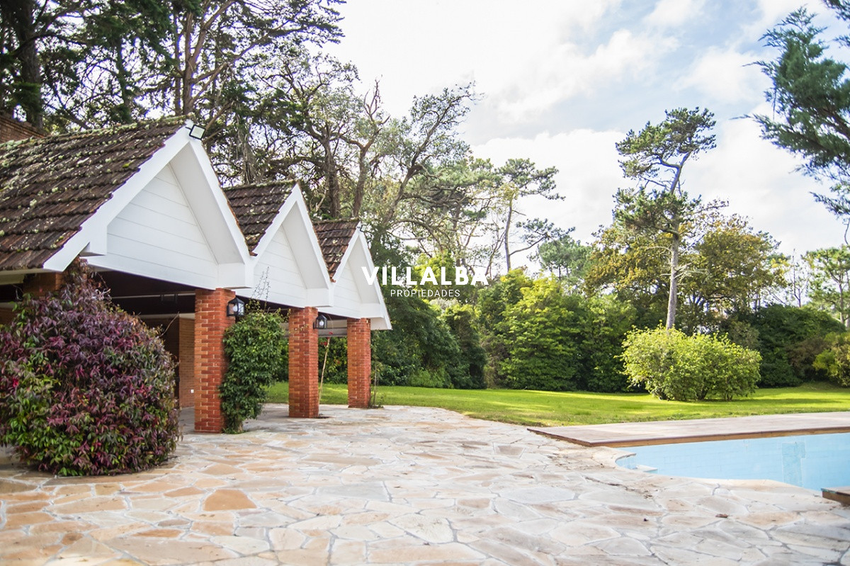 Apartamento ID.1140 - Espectacular casa en Golf, Punta del Este