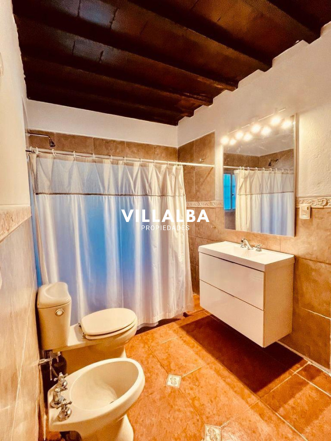 Apartamento ID.3549 - Hermosa casa en zona pinares a metros de la playa 