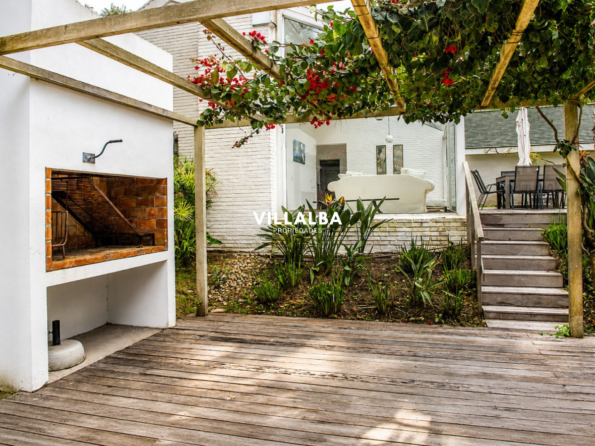 Casa ID.3629 - Elegante residencia en Venta en San Rafael proximo al mar
