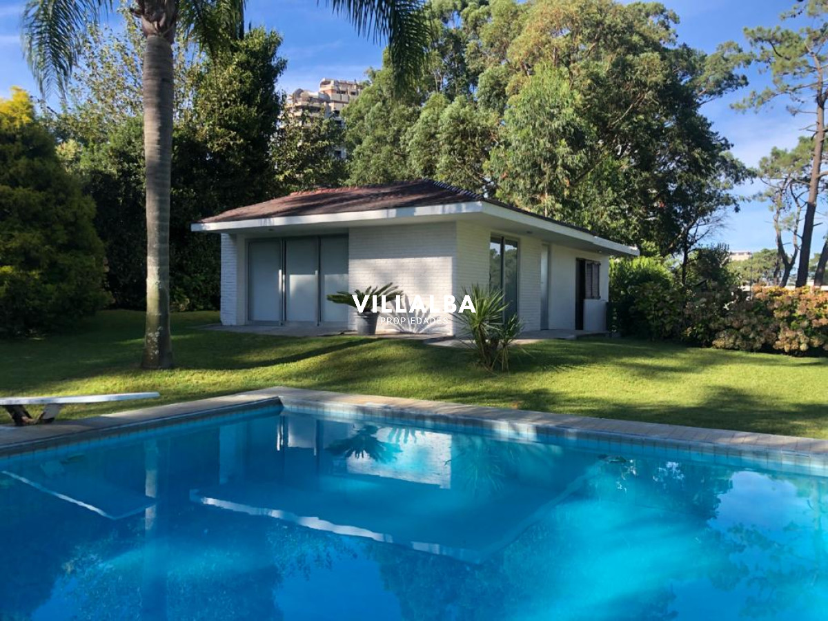 Apartamento ID.2494 - Espectacular Chalet en Punta del Este