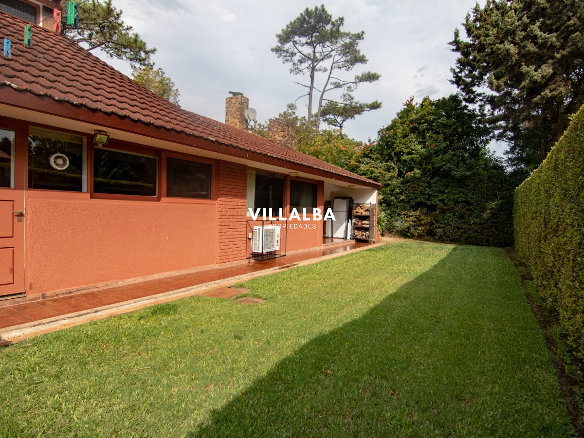 Apartamento ID.2929 - Casa de gran tamaño ubicada en zona de paz y tranquilidad.