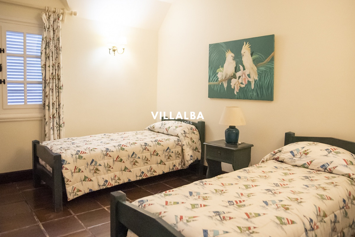 Apartamento ID.1140 - Espectacular casa en Golf, Punta del Este