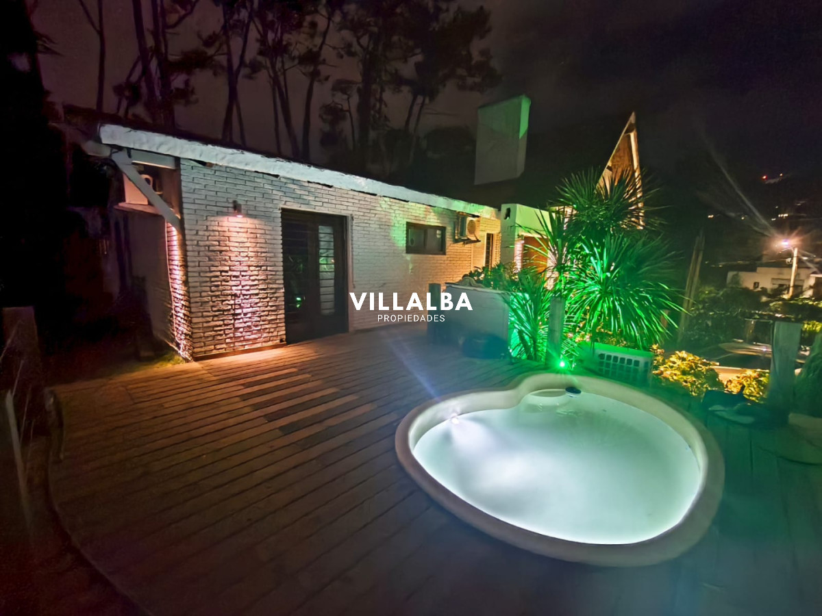 Casa ID.3241 - Casa en Venta de 5 dormitorios en San Rafael , Punta del este 