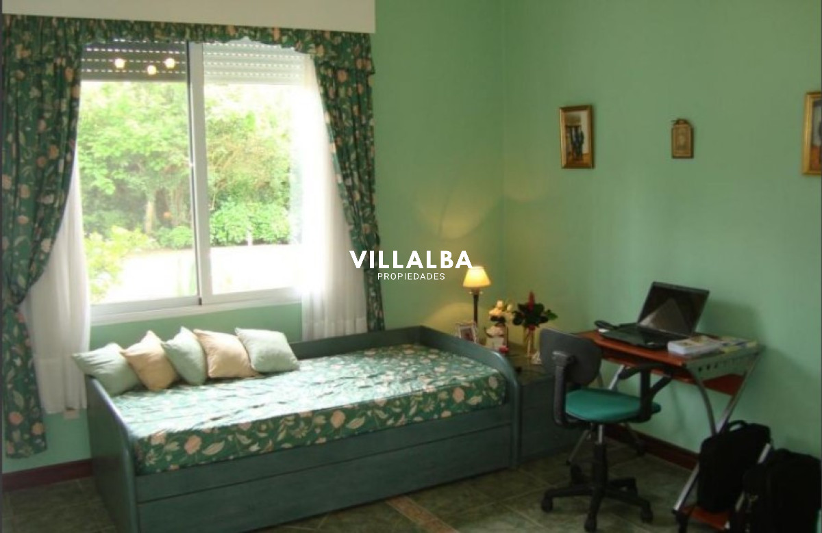 Apartamento ID.1693 - Hermosa casa en venta de 5 dormitorios.