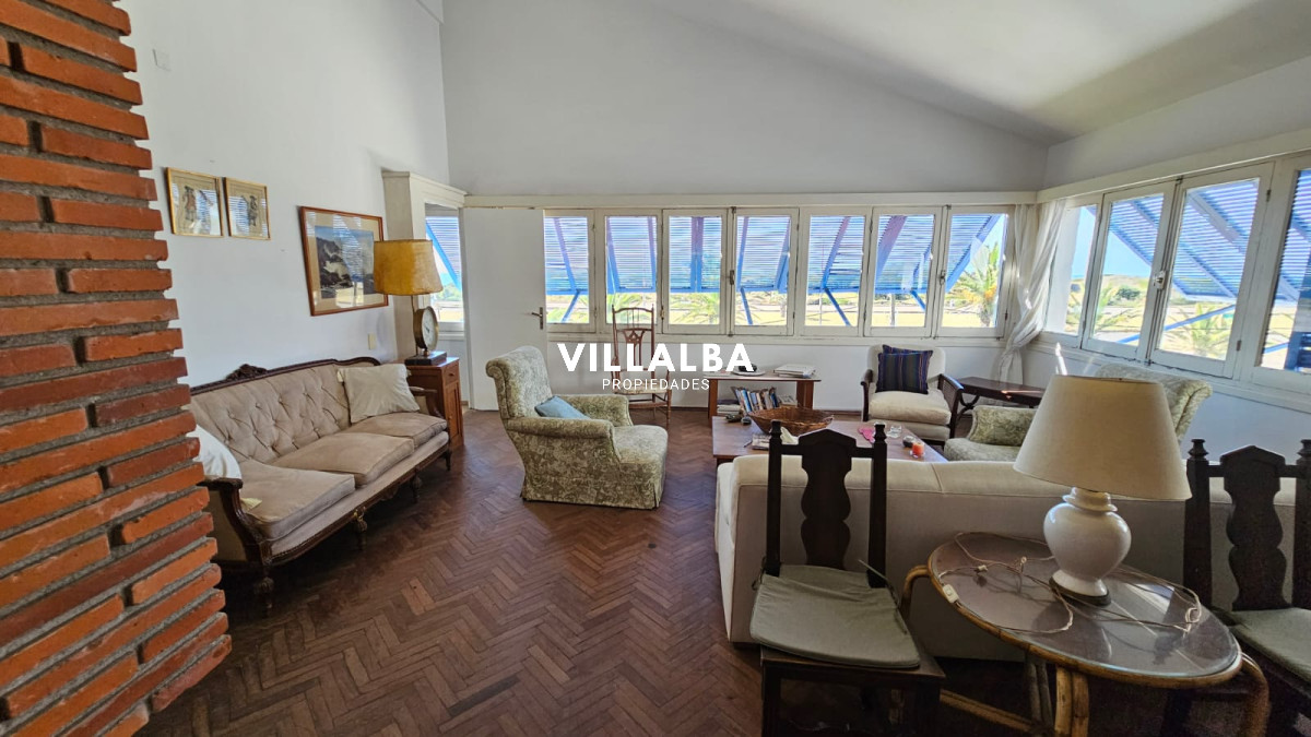 Apartamento ID.3322 - Importante residencia frente al mar en venta.