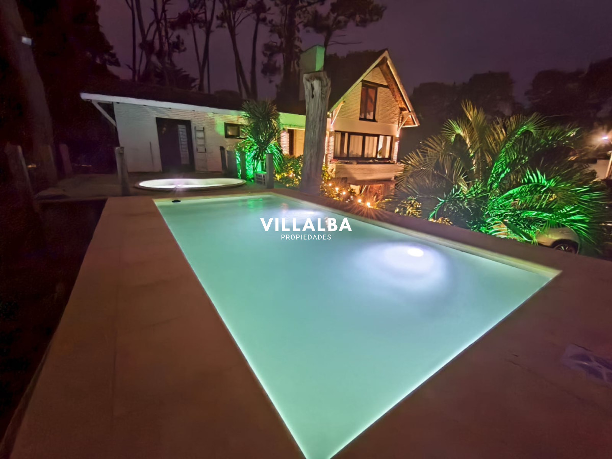 Casa ID.3241 - Casa en Venta de 5 dormitorios en San Rafael , Punta del este 