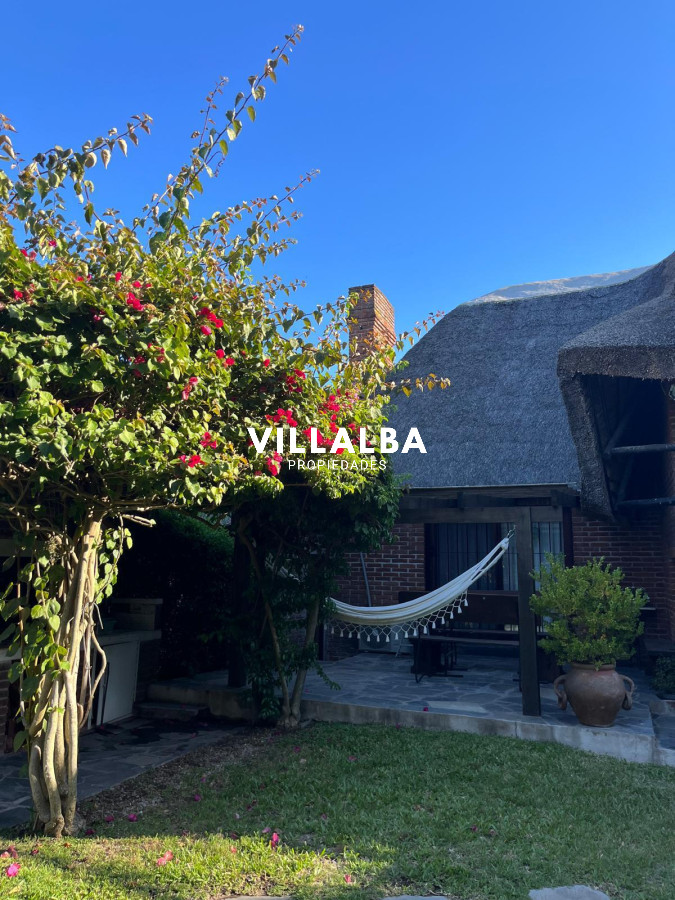 Casa ID.4011 - Casa en pinares en venta a pasos del mar