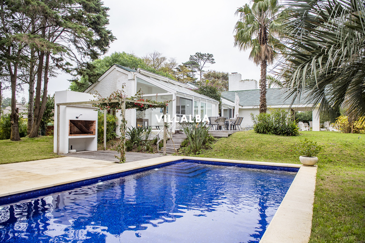 Apartamento ID.3629 - Elegante residencia en Venta en San Rafael proximo al mar