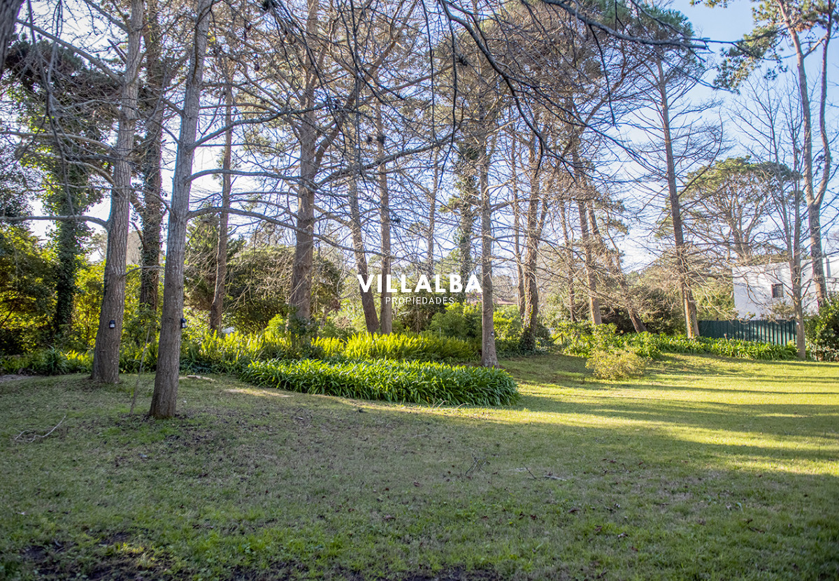 Casa ID.4913 - Casa de 4 dormitorios en venta, en Golf Punta del Este