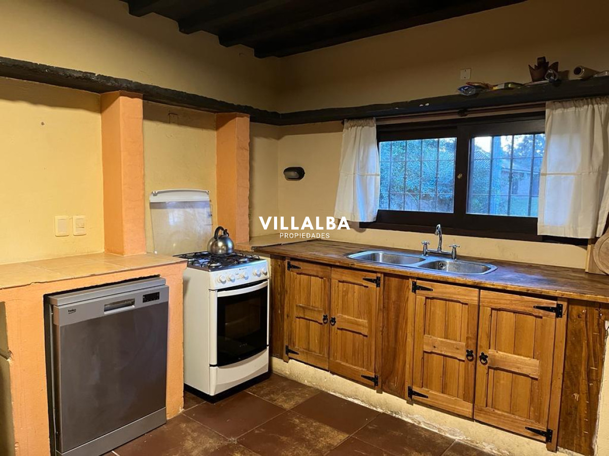 Apartamento ID.3549 - Hermosa casa en zona pinares a metros de la playa 