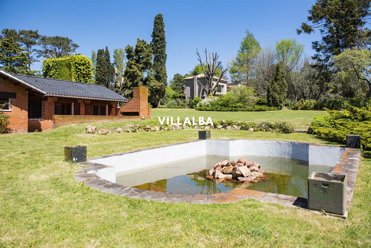 Casa ID.3251 - En venta casa de 4 dormitorios, con agradable entorno en Golf, Punta del Este.