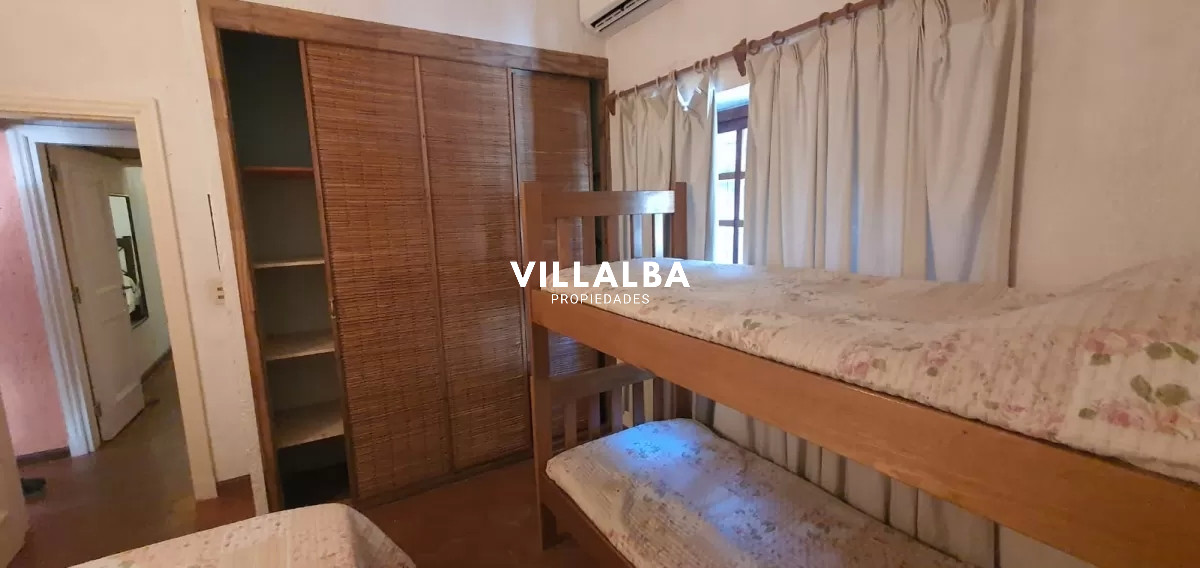 Apartamento ID.1483 - Venta Casa en Aidy Grill, Punta del Este con parrillero a pocas cuadras del mar