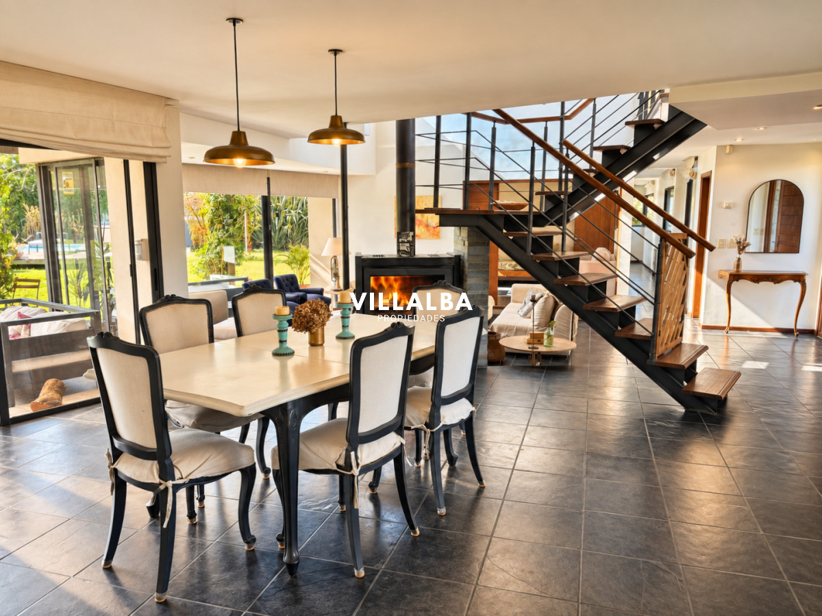 Apartamento ID.2245 - Casa de 4 dormitorios en venta en - Punta del Este