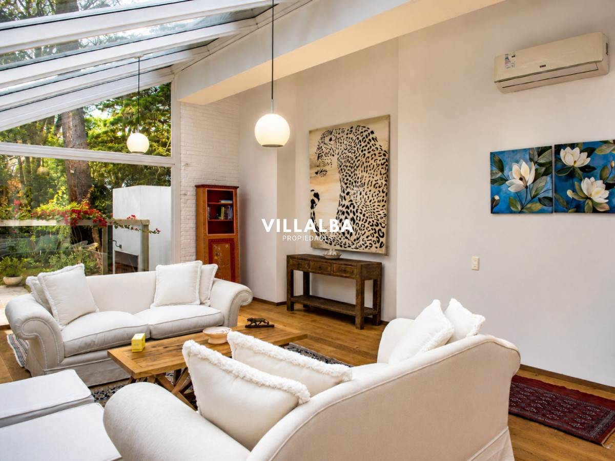 Casa ID.3629 - Elegante residencia en Venta en San Rafael proximo al mar