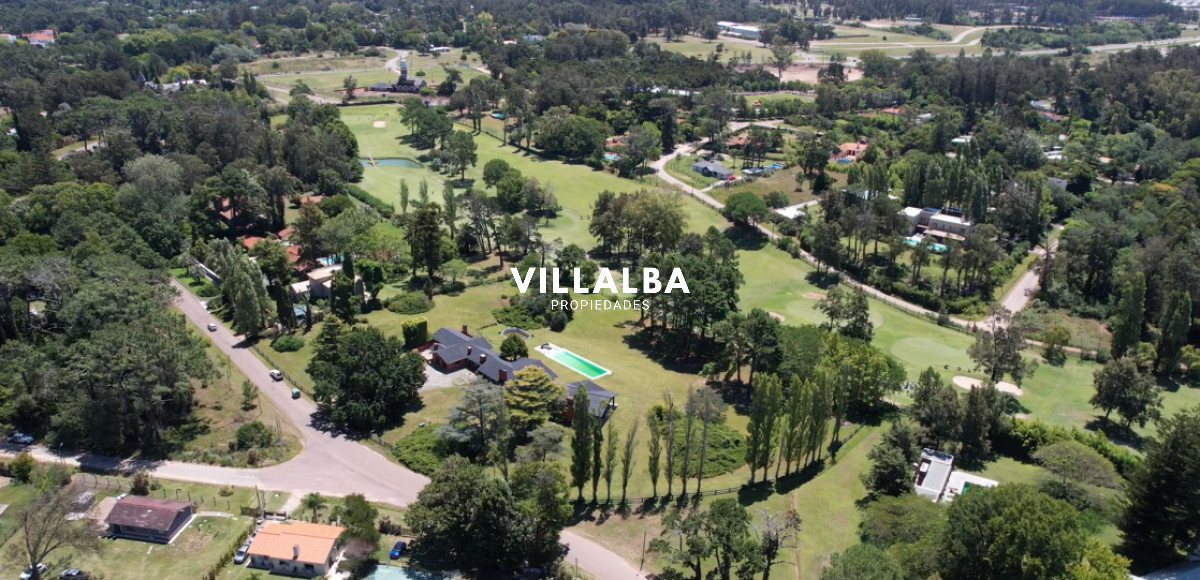 Casa ID.3251 - En venta casa de 4 dormitorios, con agradable entorno en Golf, Punta del Este.