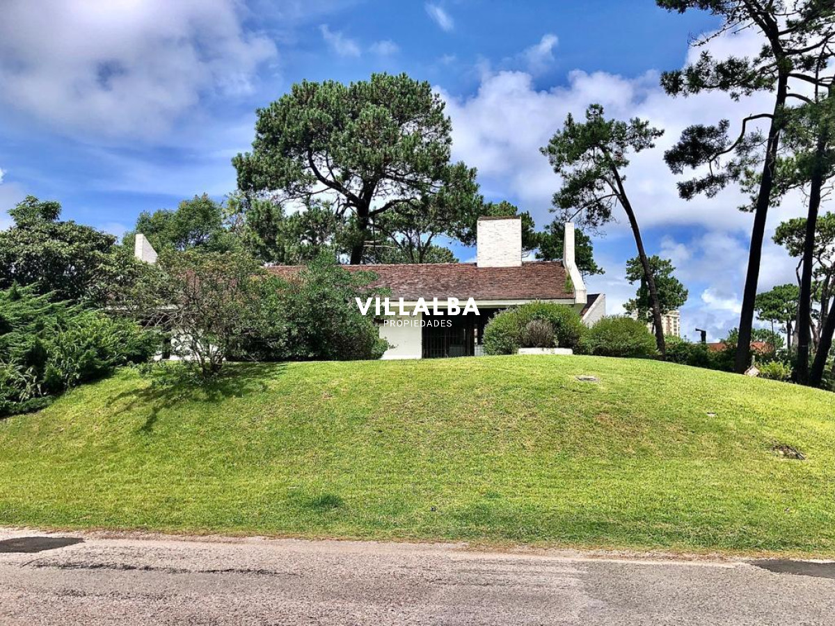 Casa ID.3472 - Casa en venta en Lugano, Punta del este, 3 dormitorios y dependencia