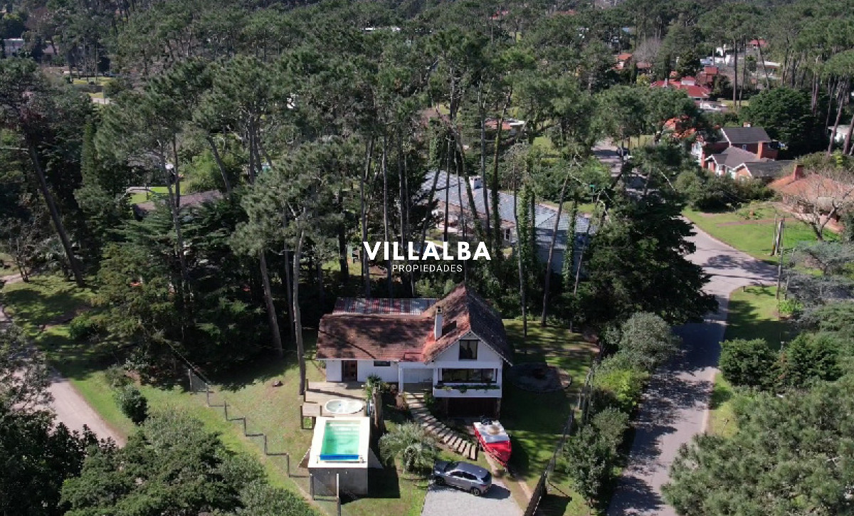 Casa ID.3241 - Casa en Venta de 5 dormitorios en San Rafael , Punta del este 