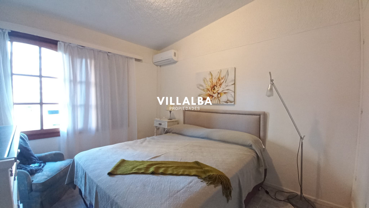 Apartamento ID.3319 - Vende casa de 3 dormitorios (incluye depp), en Parada 4 de Playa Mansa, Punta del Este