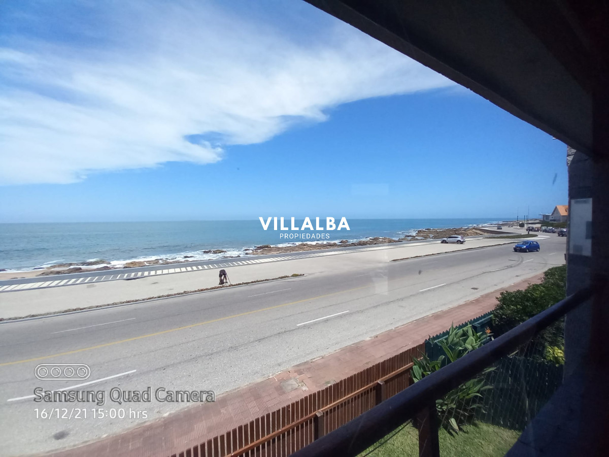 Casa ID.1689 - Vende casa en excelente estado, reciclada. De 6 dormitorios en Peninsula. Punta del Este