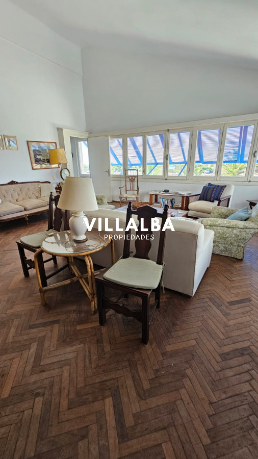 Apartamento ID.3322 - Importante residencia frente al mar en venta.