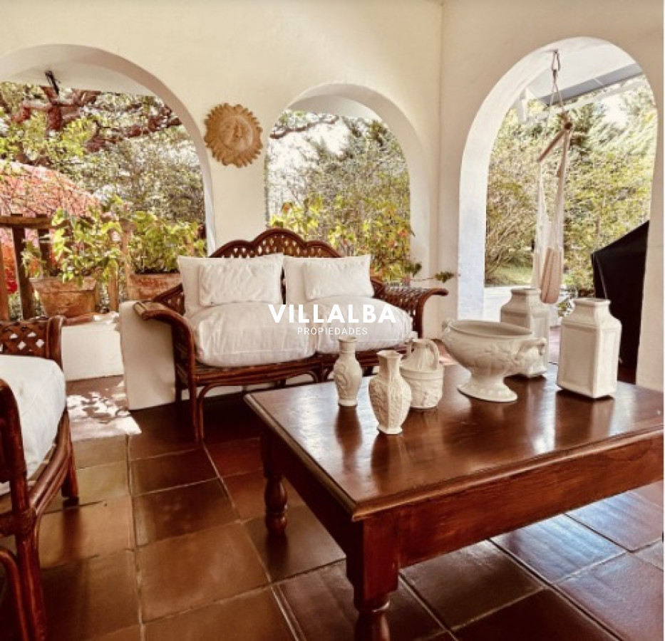 Casa ID.4912 - Vende casa en playa brava, Punta del Este de 5 dormitorios 