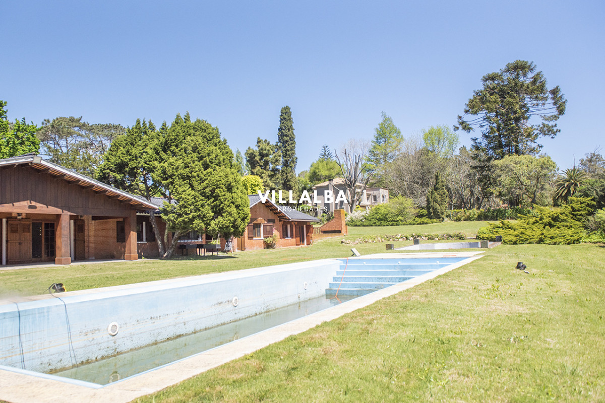 Casa ID.3251 - En venta casa de 4 dormitorios, con agradable entorno en Golf, Punta del Este.