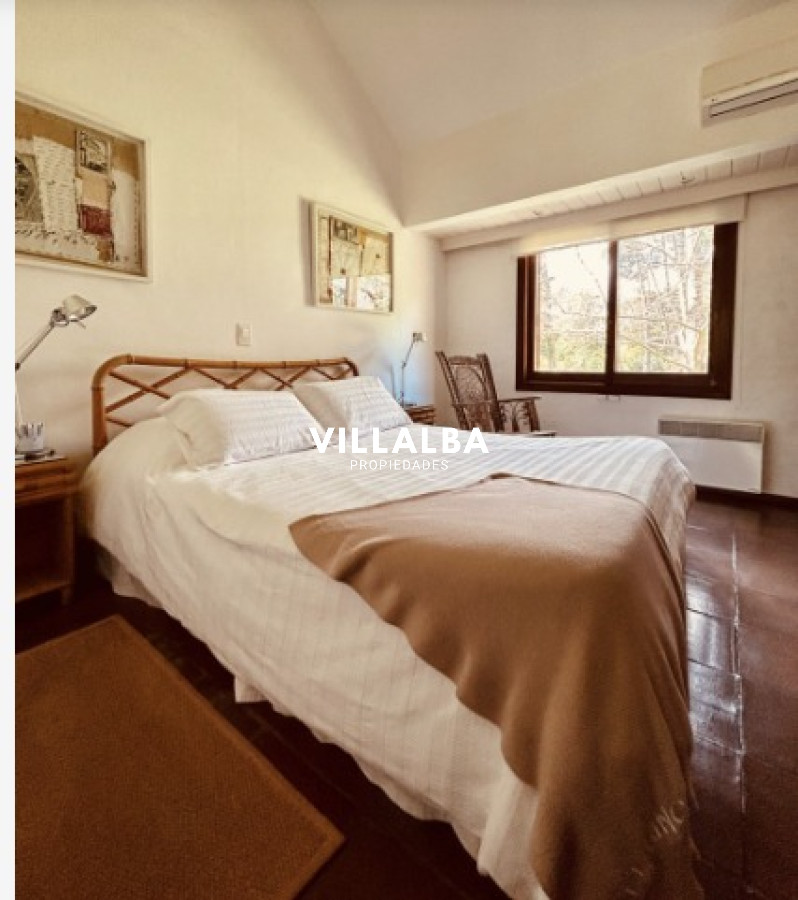 Casa ID.4912 - Vende casa en playa brava, Punta del Este de 5 dormitorios 