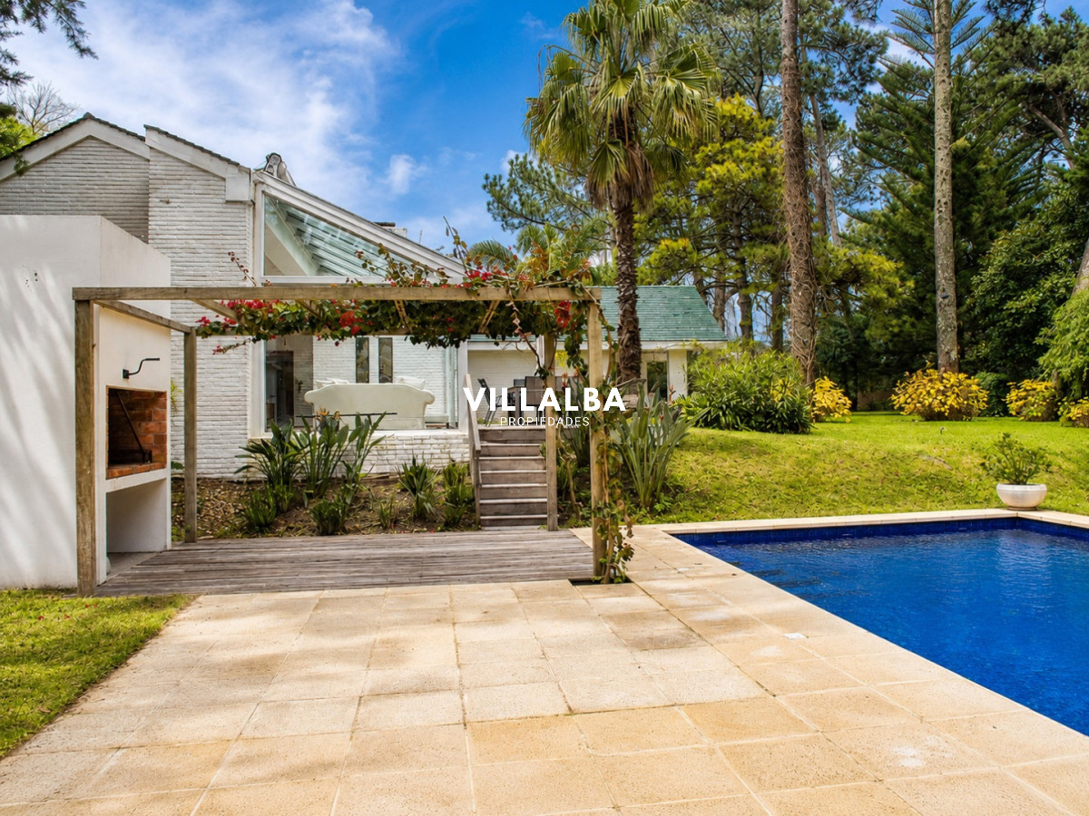 Casa ID.3629 - Elegante residencia en Venta en San Rafael proximo al mar