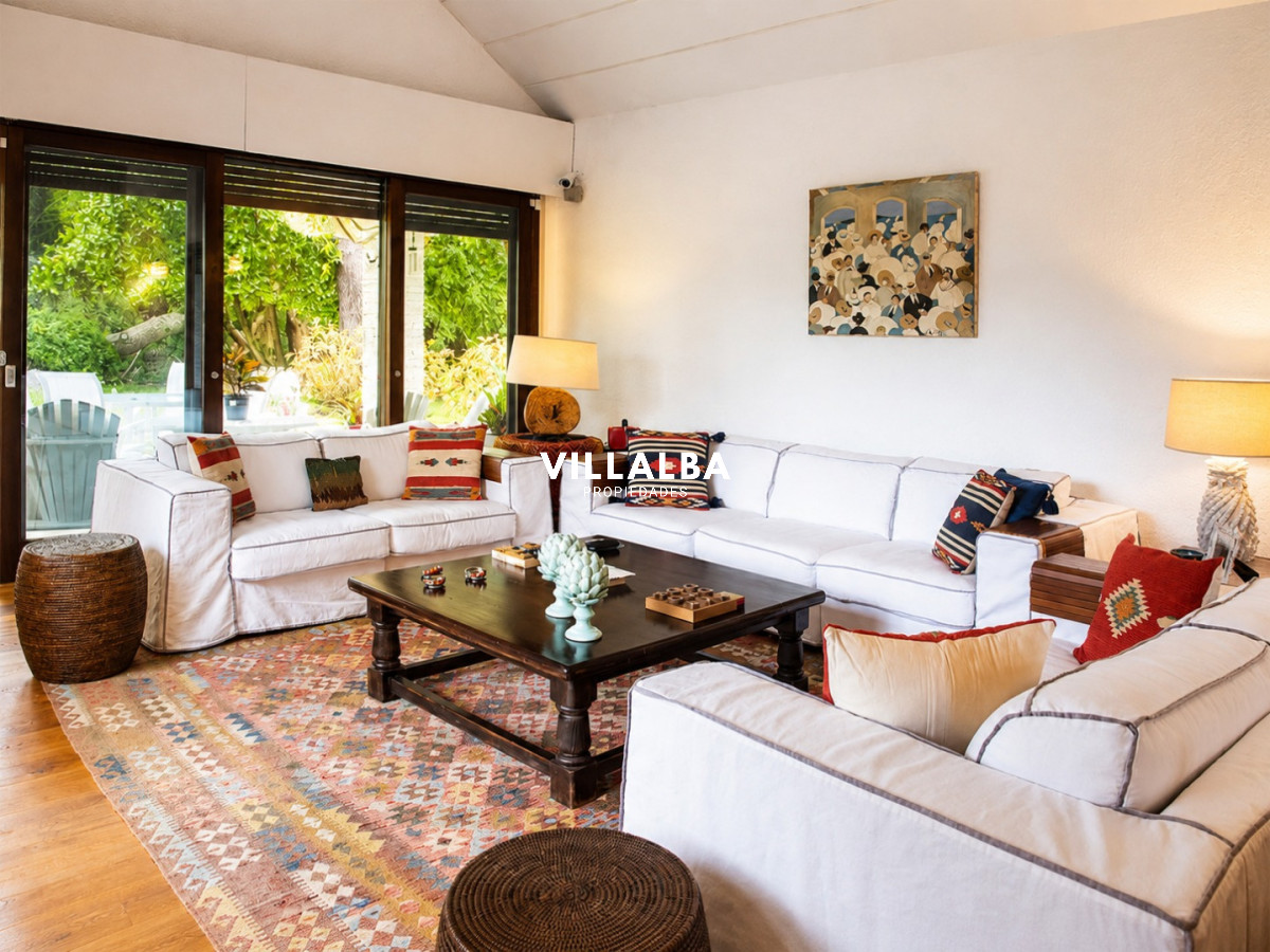 Casa ID.3629 - Elegante residencia en Venta en San Rafael proximo al mar