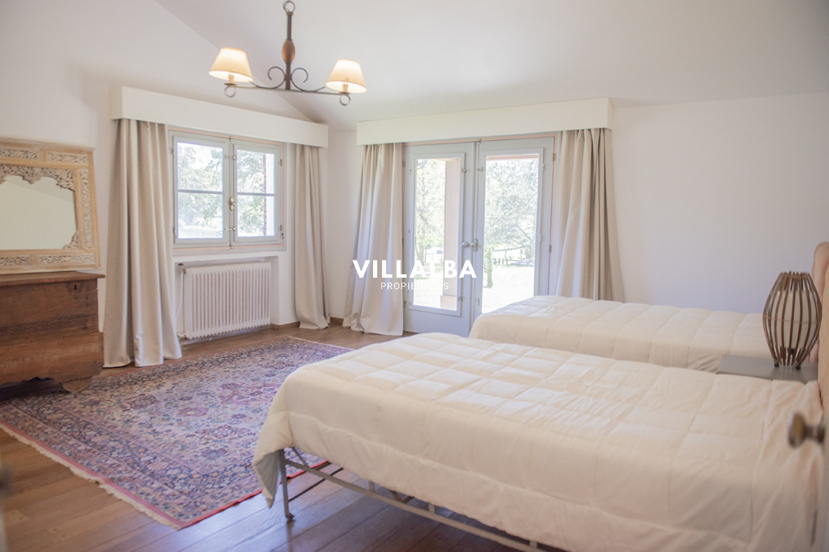 Casa ID.3251 - En venta casa de 4 dormitorios, con agradable entorno en Golf, Punta del Este.