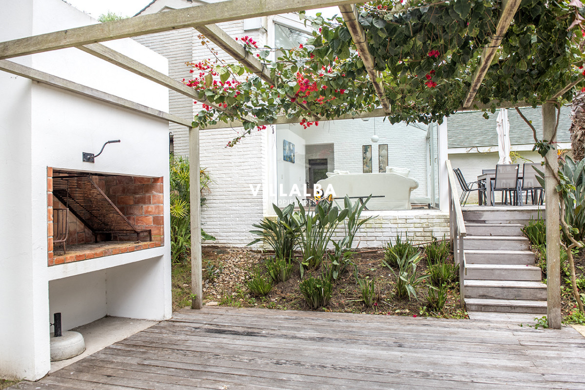 Apartamento ID.3629 - Elegante residencia en Venta en San Rafael proximo al mar