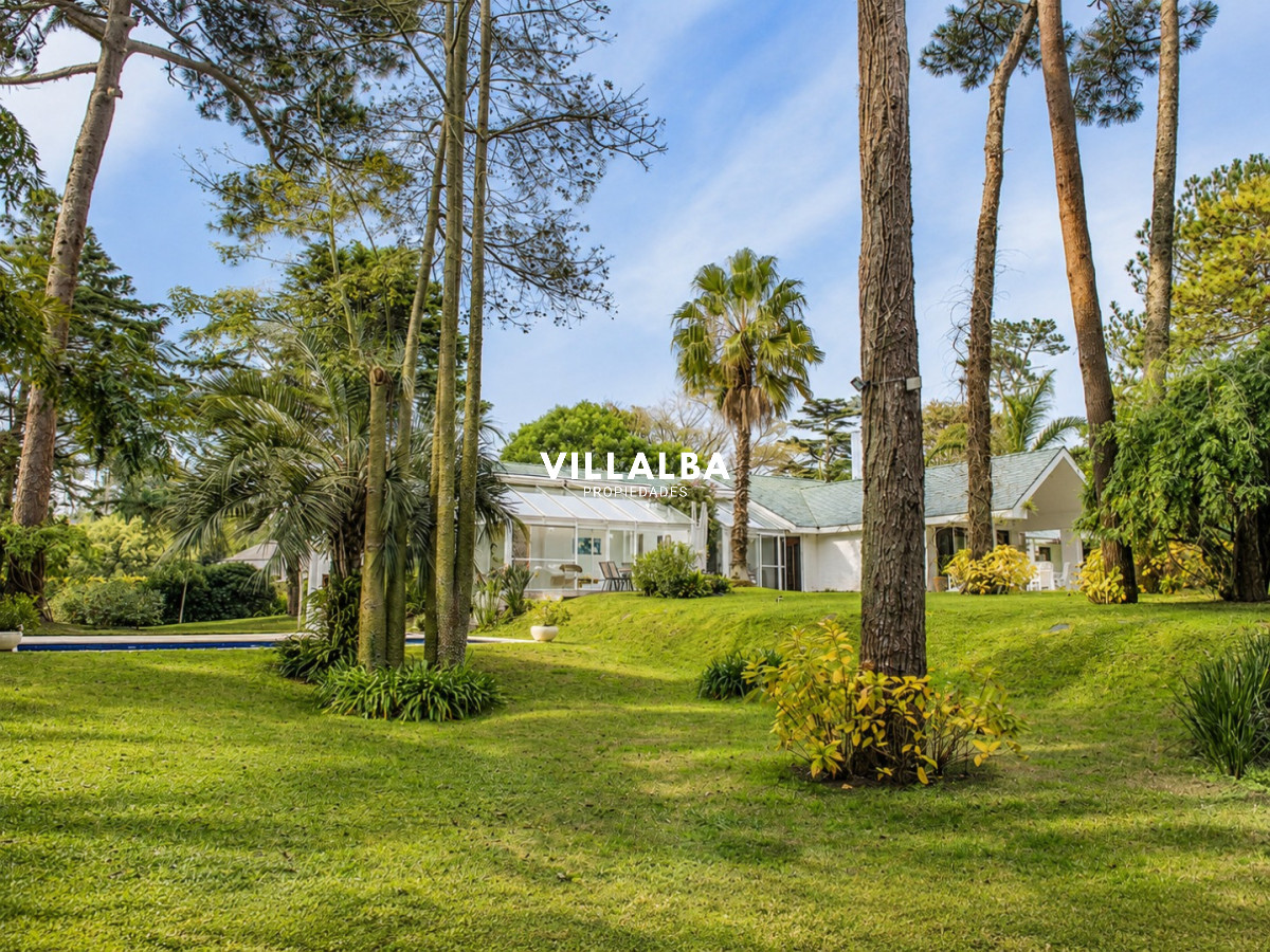 Casa ID.3629 - Elegante residencia en Venta en San Rafael proximo al mar