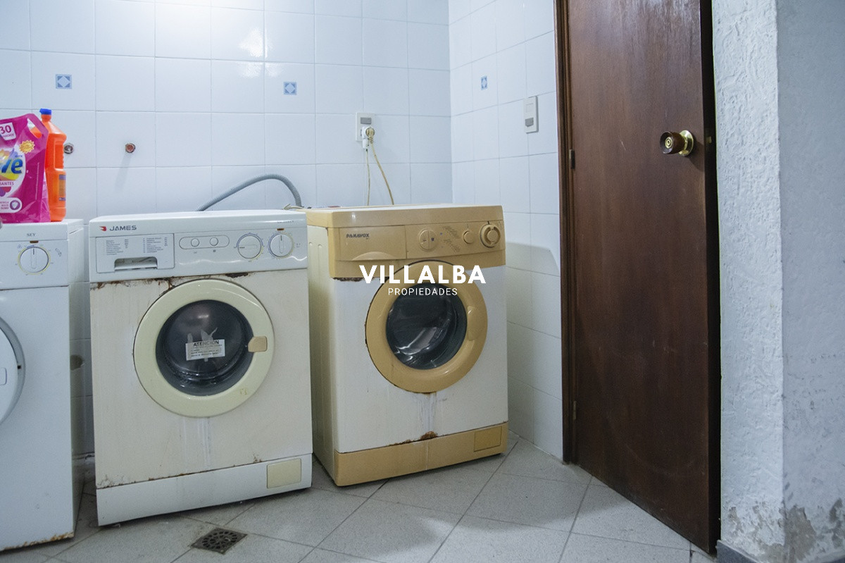 Casa ID.1694 - Gran chalet de 6 dormitorios en venta en zona residencial.