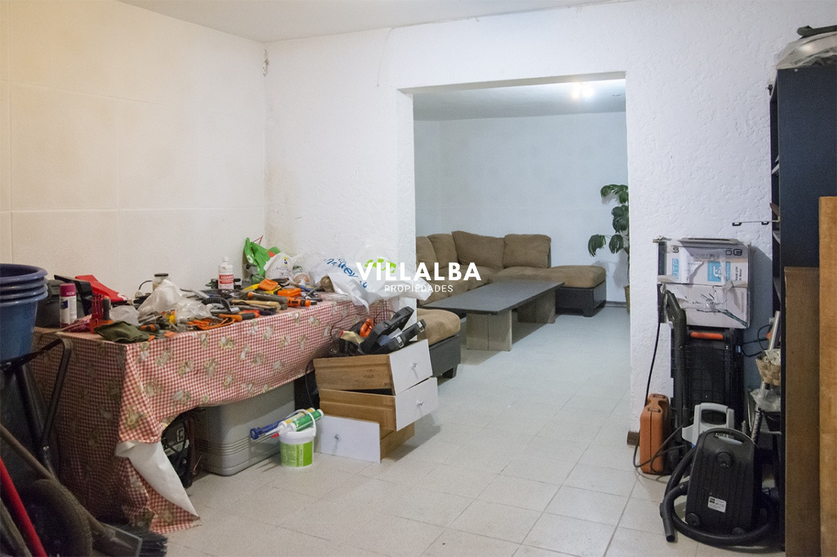 Casa ID.1694 - Gran chalet de 6 dormitorios en venta en zona residencial.