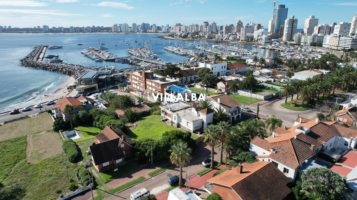 Casa ID.3324 - Chalet en venta con vista al mar en casco histórico de la Península.