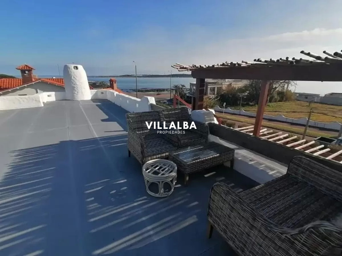 Casa ID.3324 - Chalet en venta con vista al mar en casco histórico de la Península.
