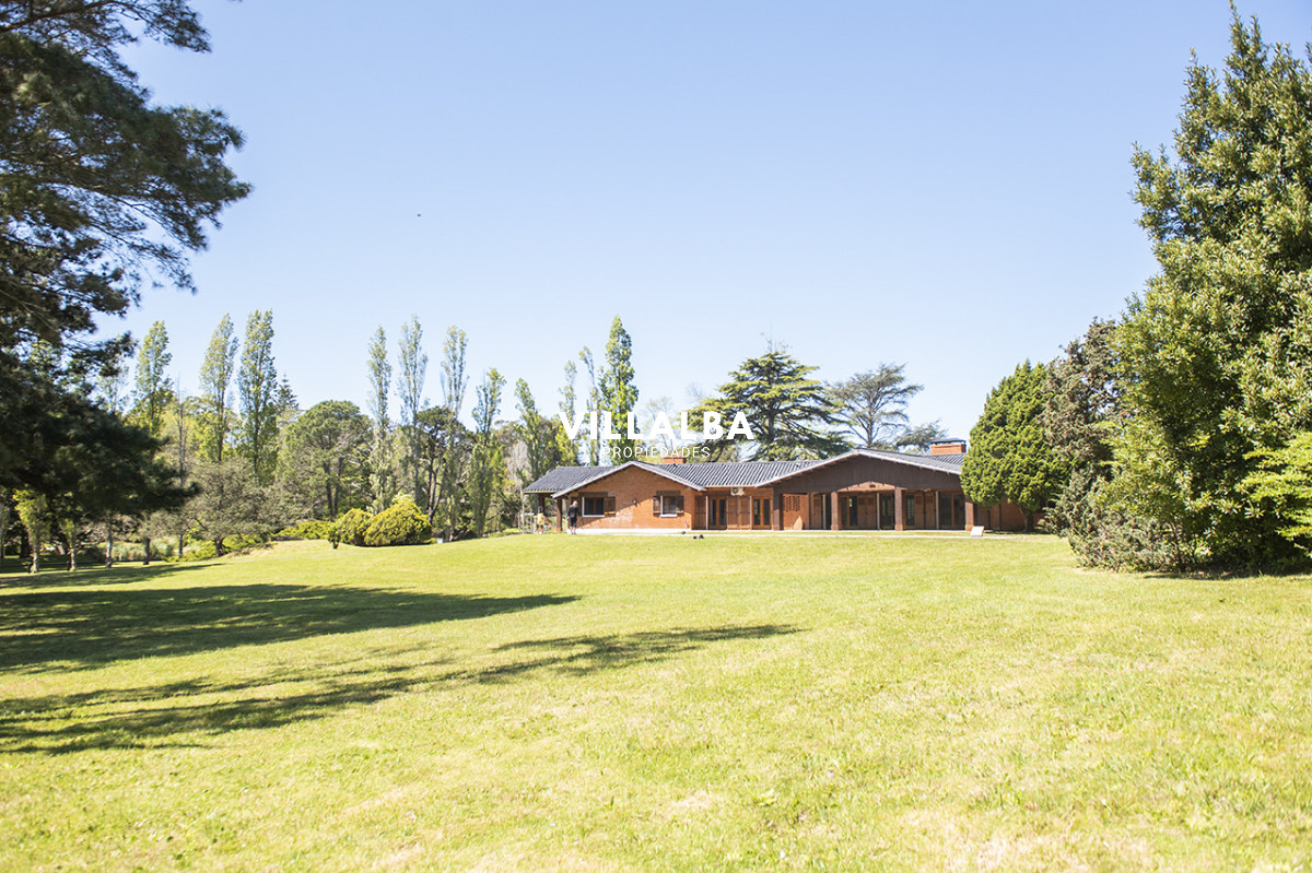 Casa ID.3251 - En venta casa de 4 dormitorios, con agradable entorno en Golf, Punta del Este.